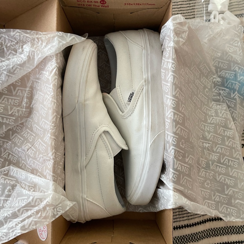 classic slip on white vans